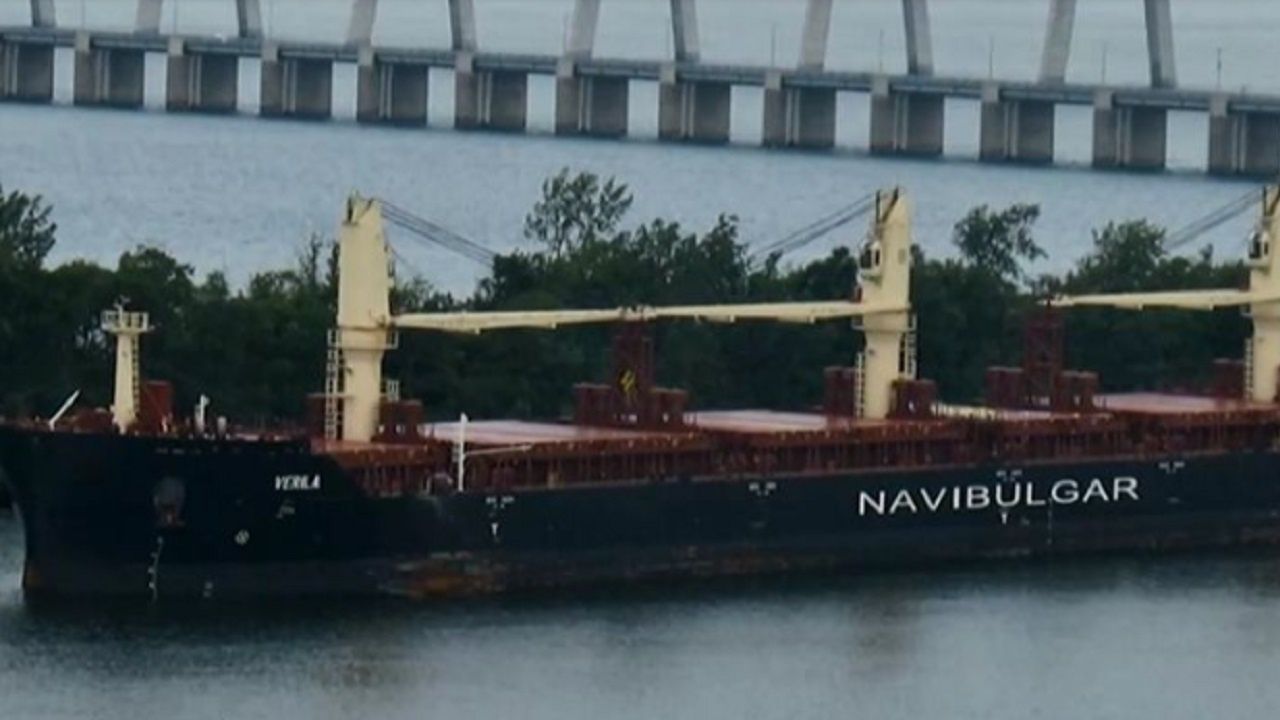 Задържаха български кораб в Ирландия, подозират трафик на наркотици