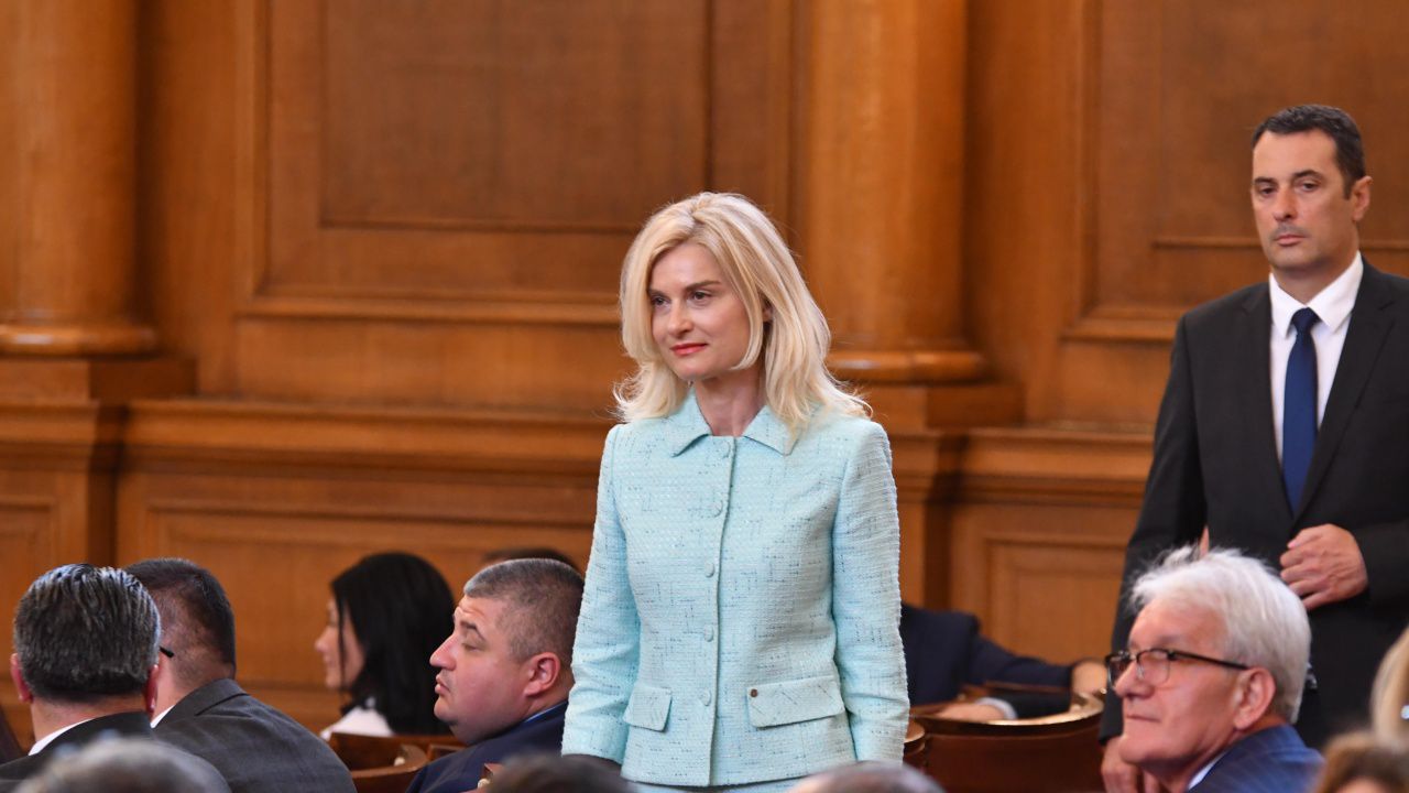 Черноморско сдружение скочи на Министерството на туризма и Зарица Динков за перките в морето