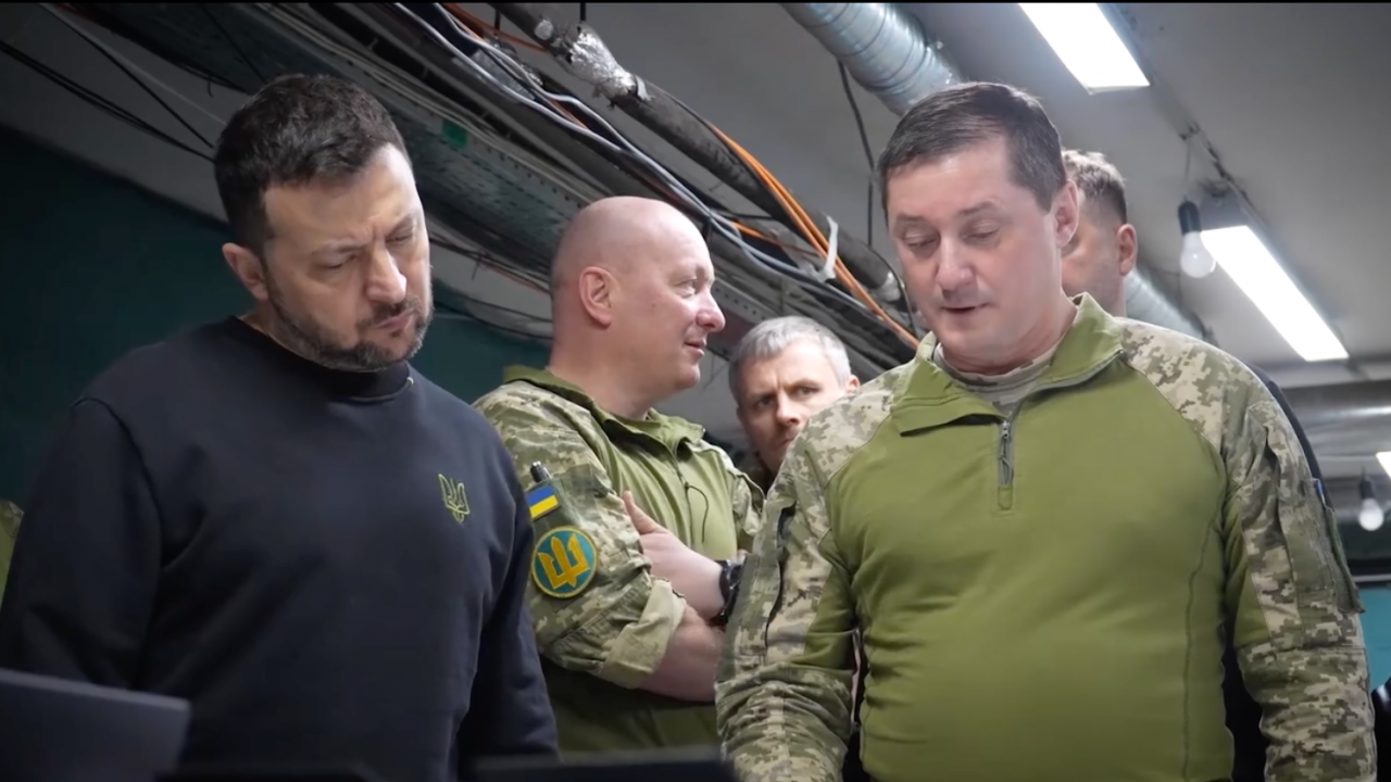 Зеленски посети военен команден пункт на отбраната на Часов Яр