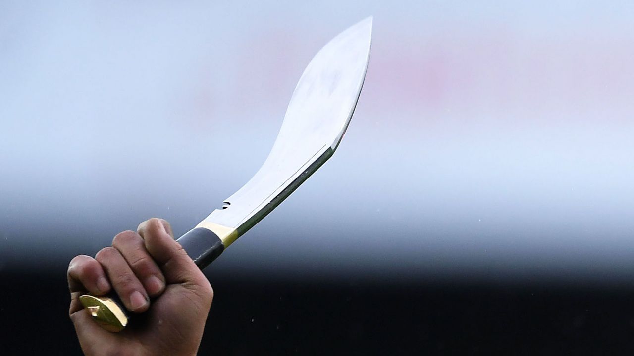 Ученик на 16 години нападна с нож преподавателката си в Румъния