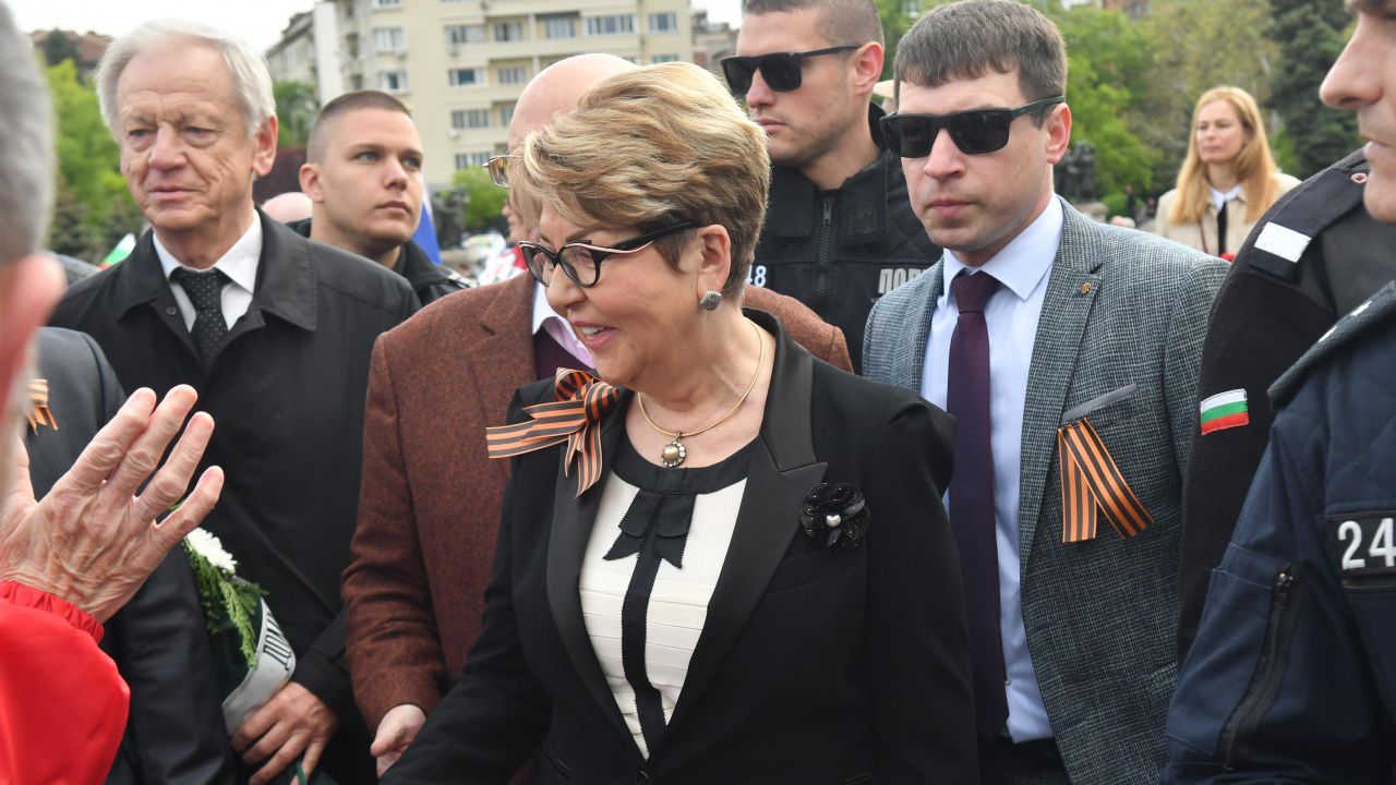 Митрофанова скришом в БНР преди час, записът ще бъде излъчен утре