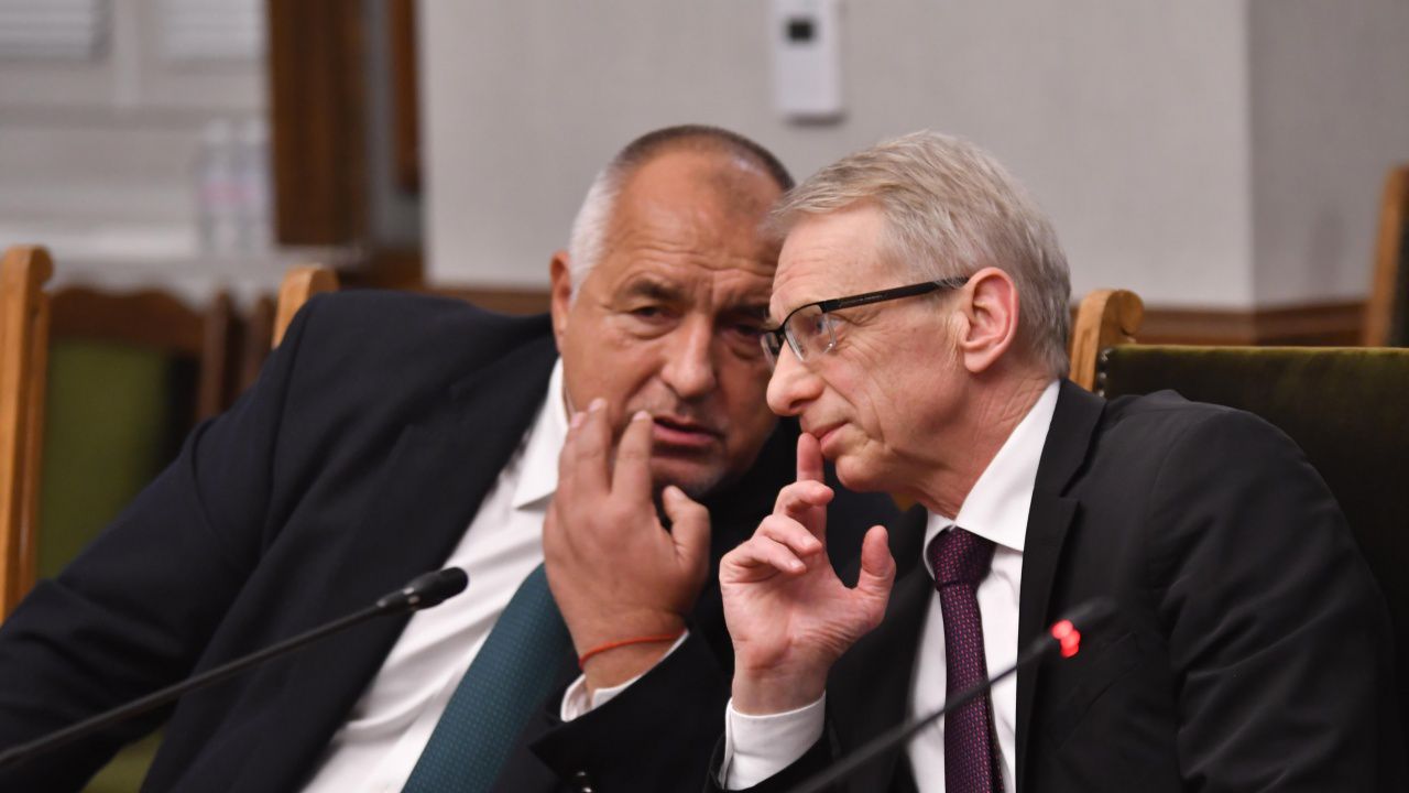 Борисов обвини Денков в лъжа и разказа как Кирил Петков е счупил масата, забъркана е и Лена Бориславова