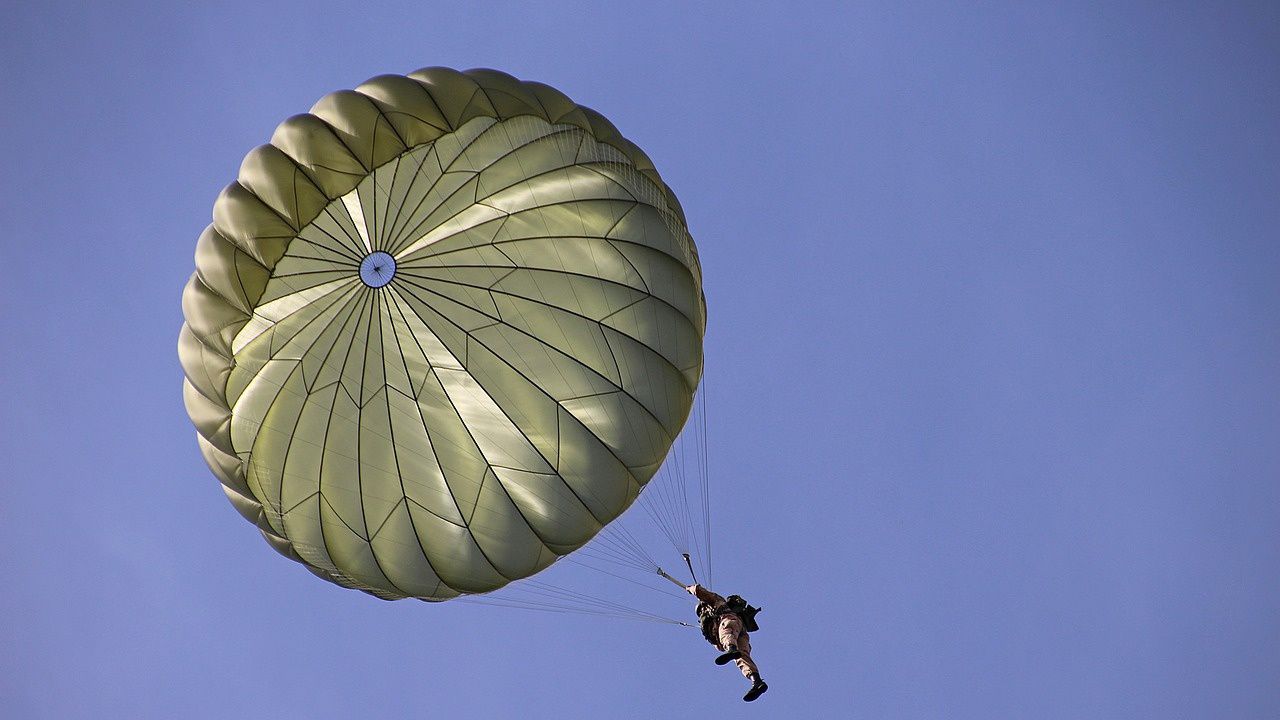 Жена се потроши при скок с парашут край Ихтиман