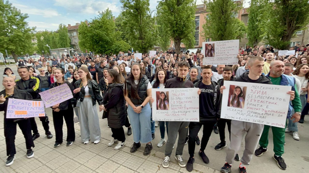 Жители на Хасково протестираха с искане за оставката на директора на ОДМВР ст. комисар Расоков