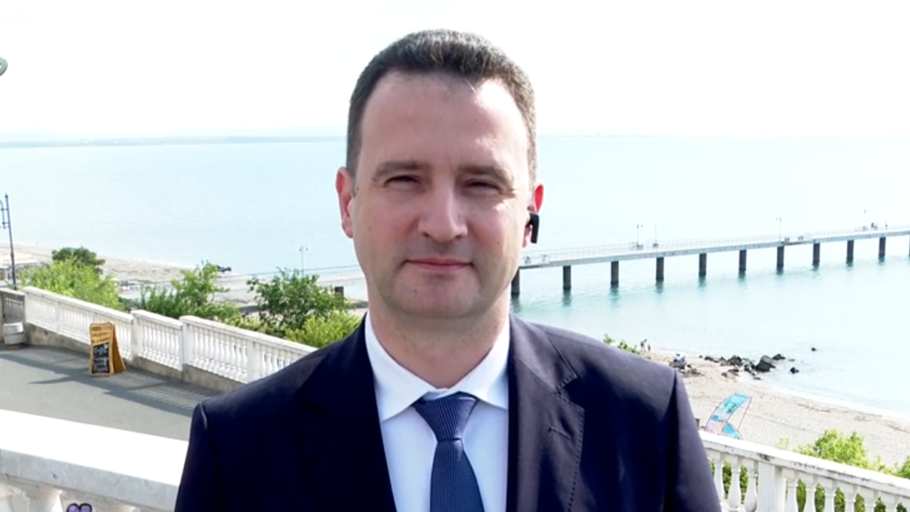 Министър Станков: Токът и горивата няма да поскъпнат с приемането на еврото