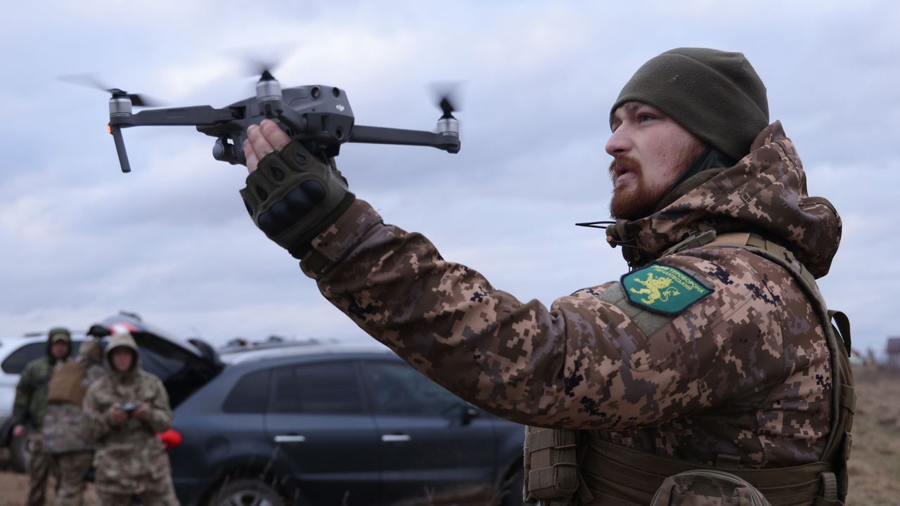 Силите на Киев започнаха мащабна атака срещу руски военни летища