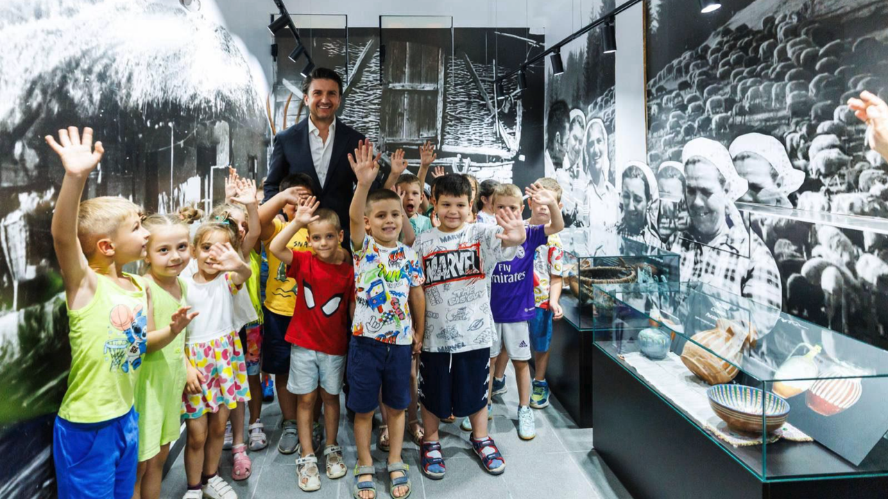 Министър откри културно-информационен туристически център в Белене със специално изградена