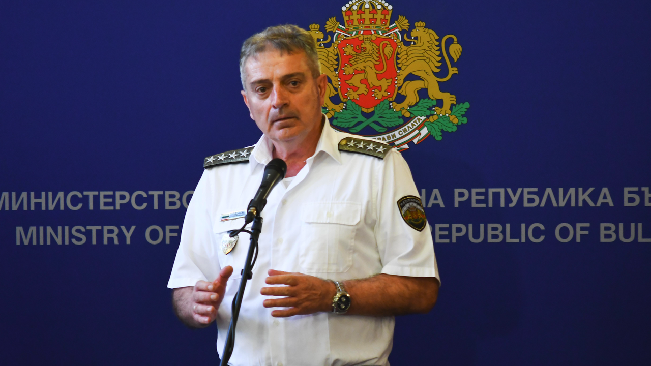 По покана на началника на отбраната адмирал Емил Ефтимов утре,