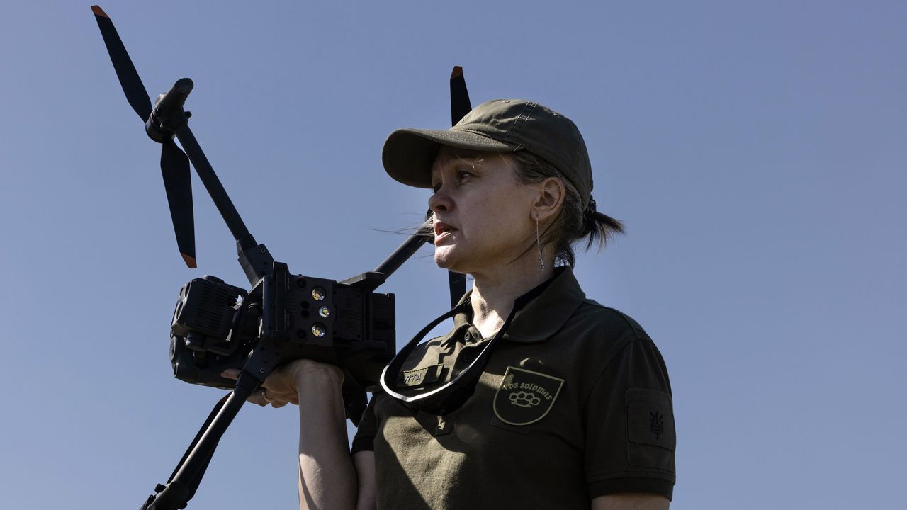 Украински дронове прелетяха 1300 километра и поразиха руски военен завод