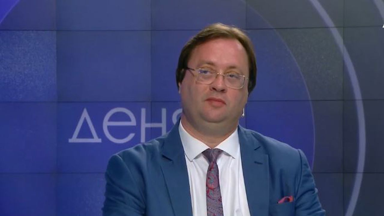 Доц. Златогор Минчев: Европа се готви за война, възможно е да подготвят финансов срив на пазарите