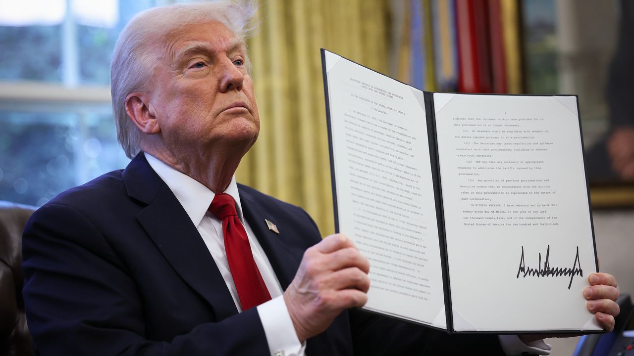 Тръмп подписа указ с мита до 50% за почти всички търговски партньори на САЩ