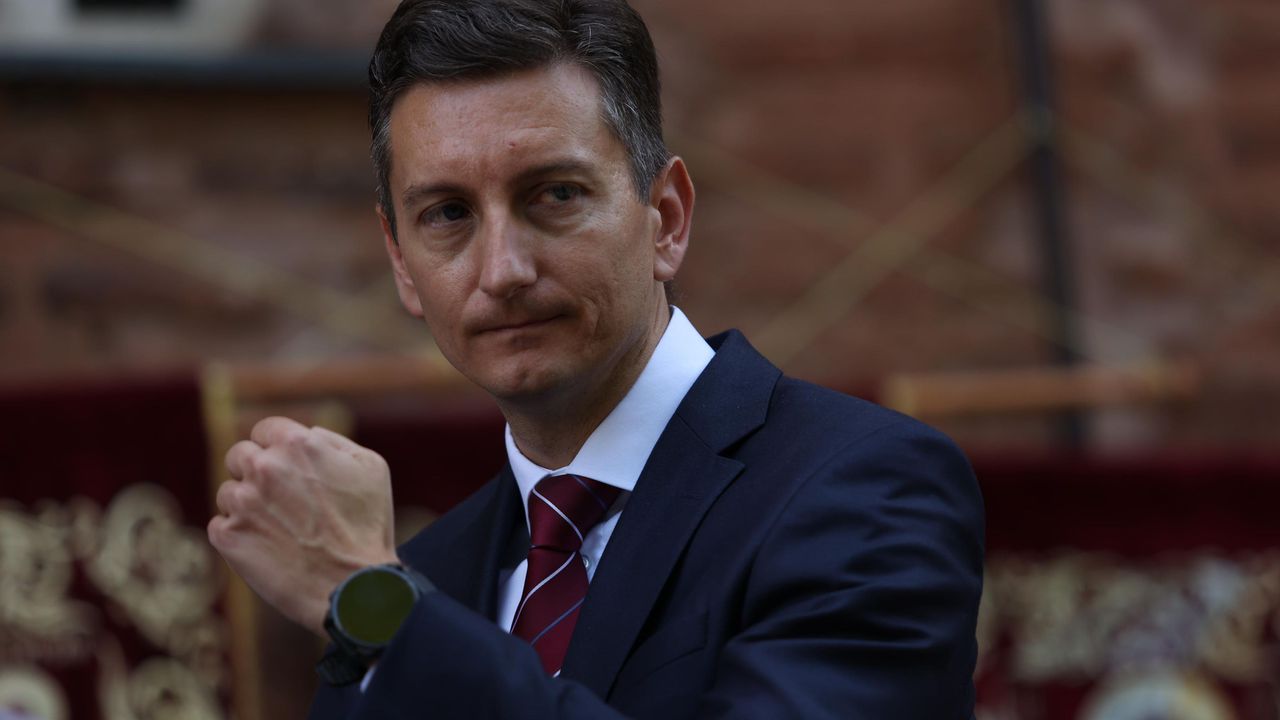 Решението е лично мое, няма никакъв натиск. Това каза пред