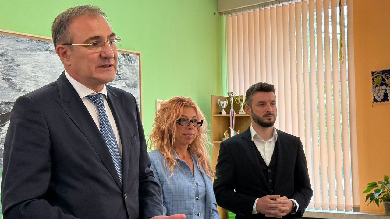 Кметът на район „Илинден“ Бранчевски и министър Гуцанов посетиха Дом за стари хора „Надежда“