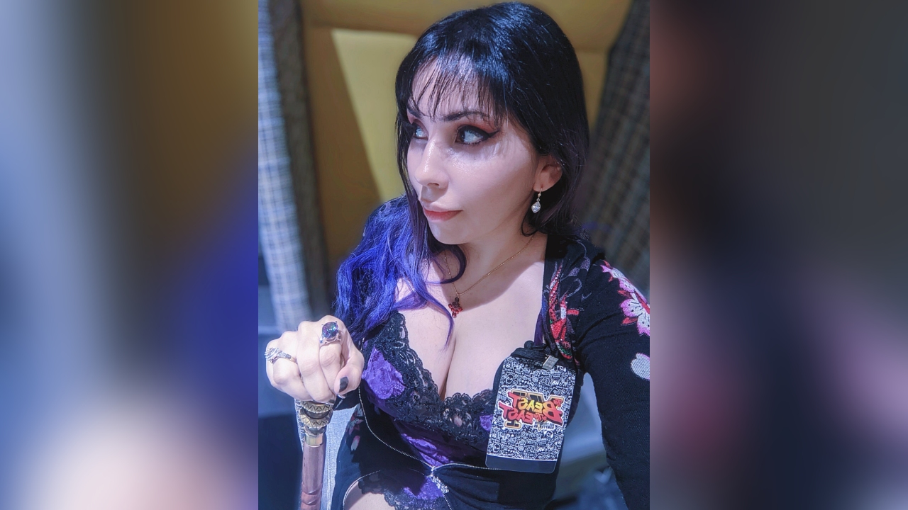 Майка геймър се превърна в сензация, след като спечели турнир по Mortal Kombat с новороденото в ръцете си