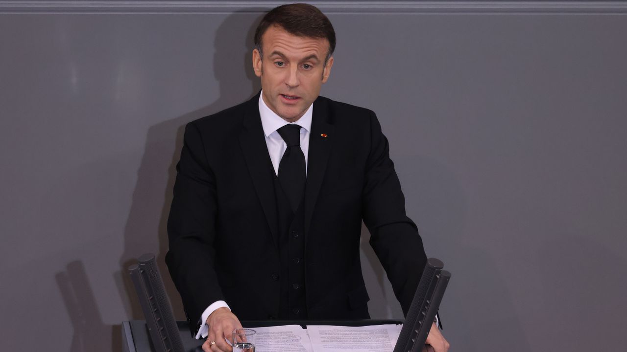 Еманюел Макрон: Дълго време подценявахме Русия