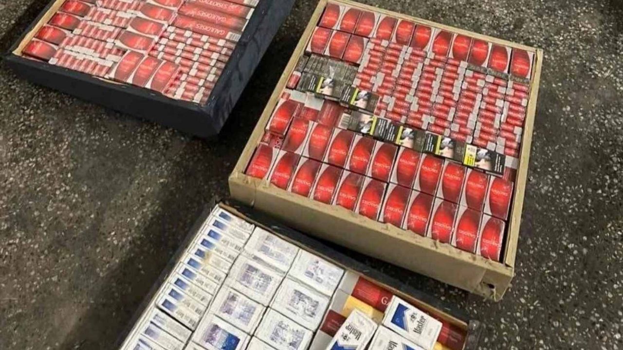 Митничари задържаха 5278 кутии контрабандни цигари в камион с мебели за Франция