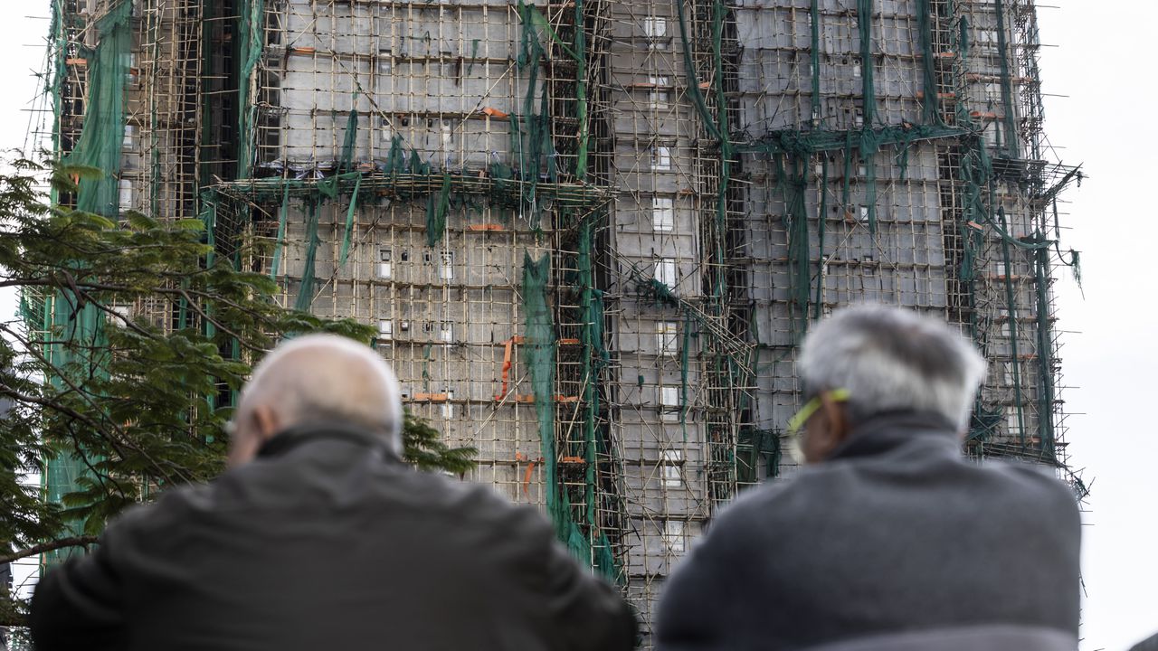 Седем от пробите, взети от четири блока на комплекса, не