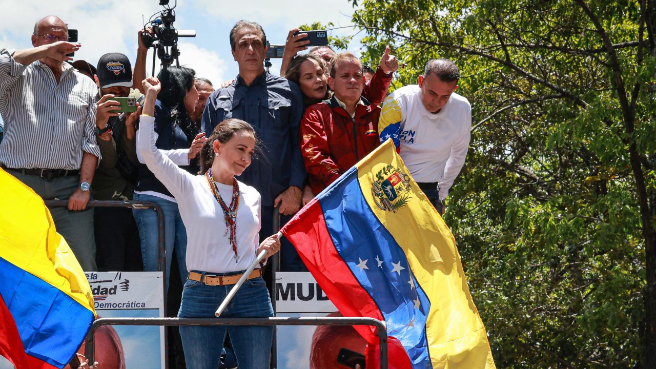 Арестуваха лидерката на венецуелската опозиция Мария Корина Мачадо и я пуснаха