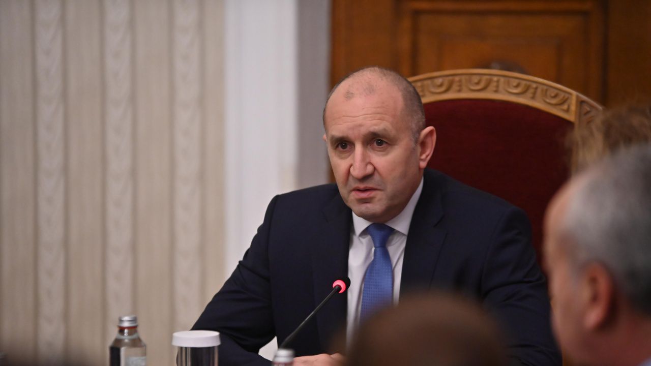 Ето какво ще обсъждат президентът Радев и Виктор Орбан