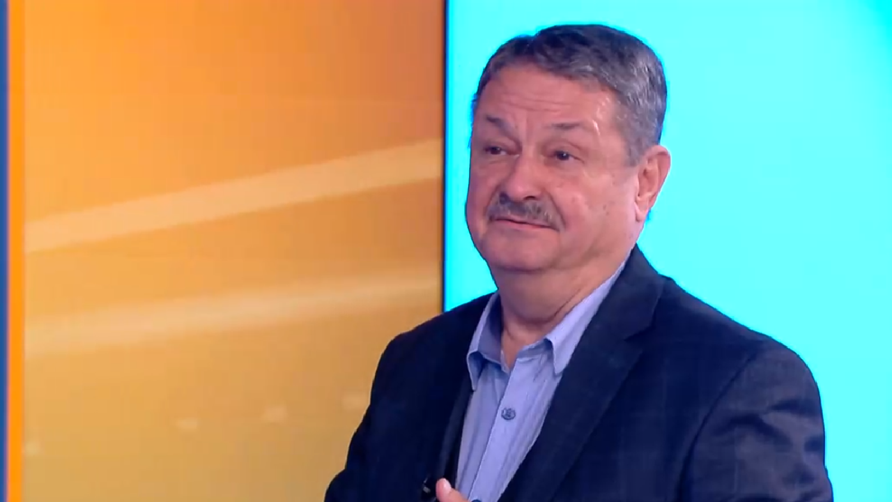 Проф. Рачев с новини за времето