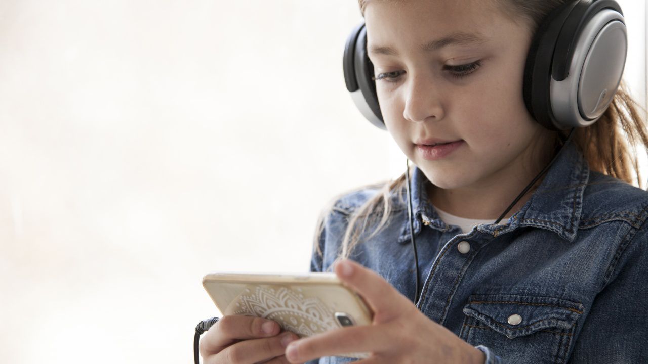 Турция забрани телефоните и лаптопите в класните стаи