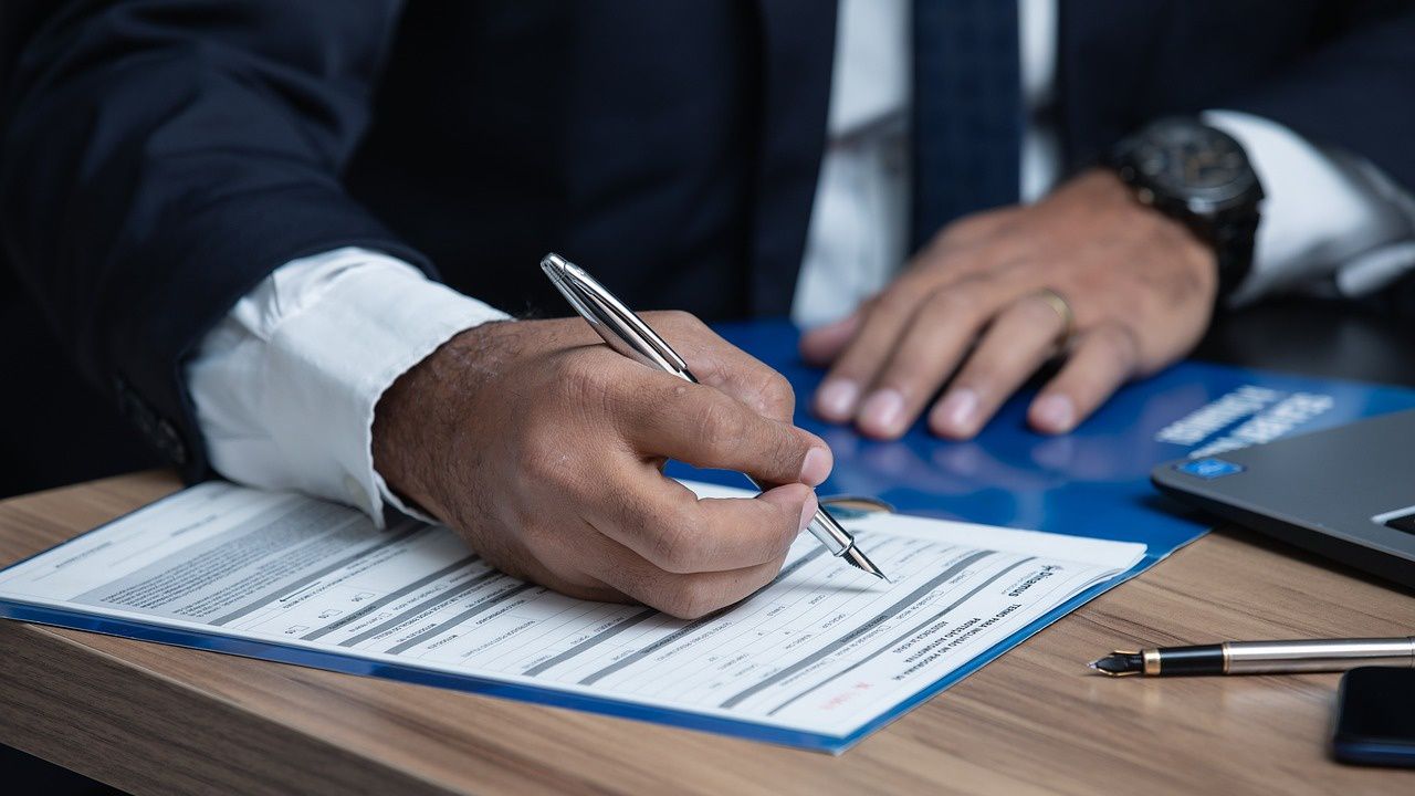 Нов списък от 193 професии утвърди МОН