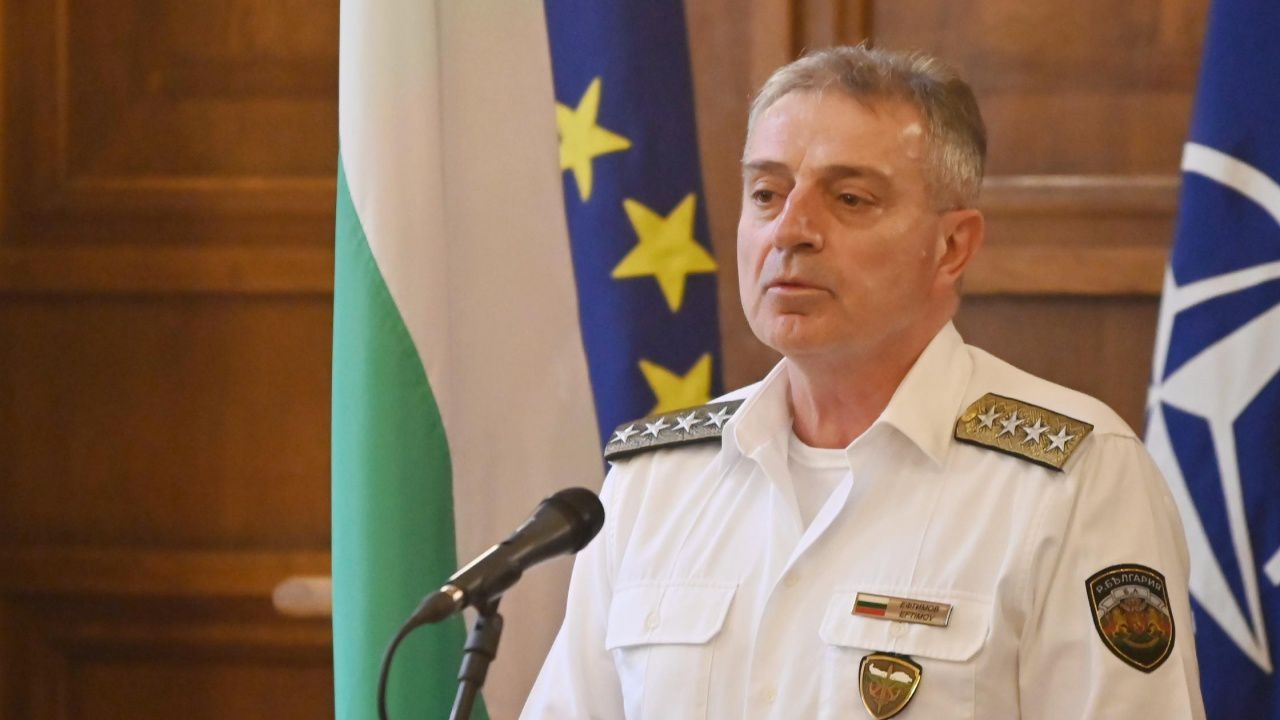 Адмирал Ефтимов заминава в Прага за годишната конференция на Военния комитет на НАТО
