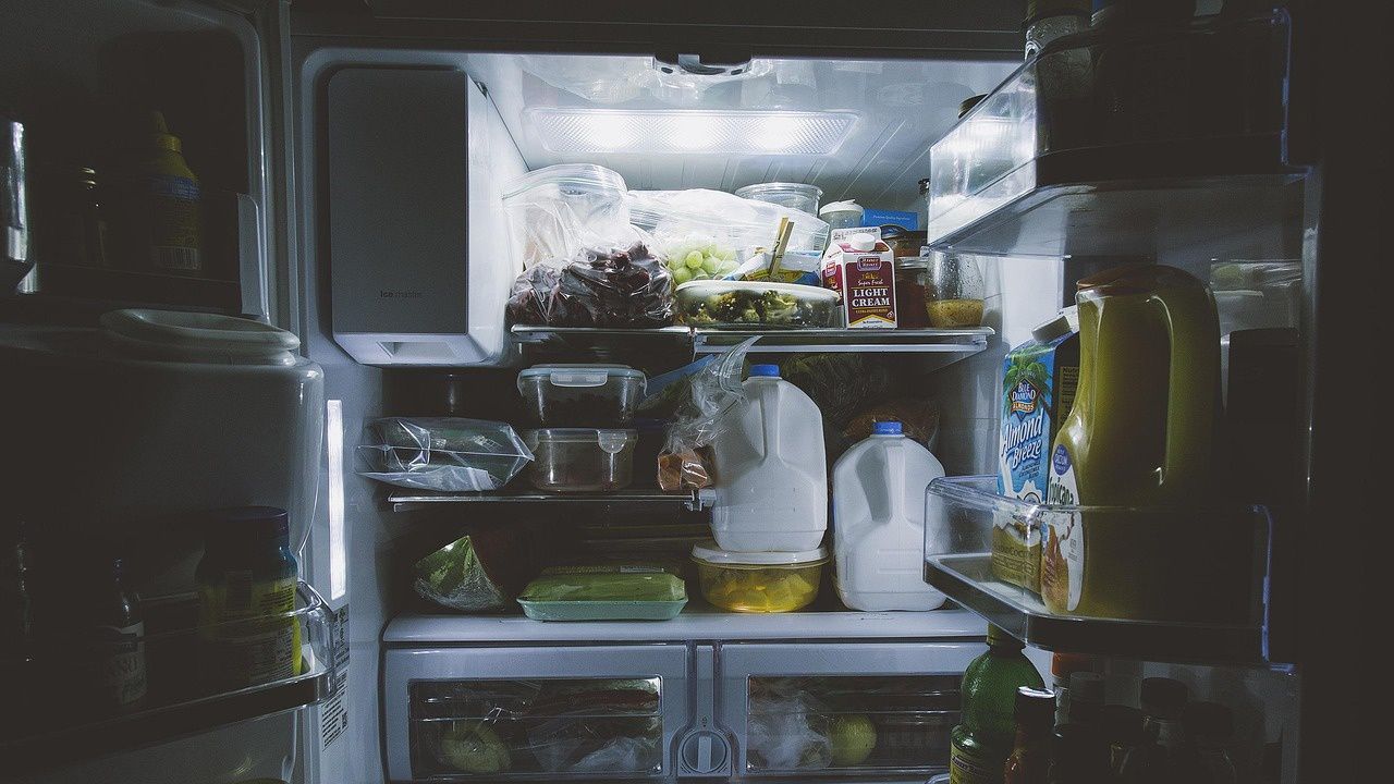 С минимална заплата можем да си купим едва 8 пъти продуктите от малката потребителска кошница