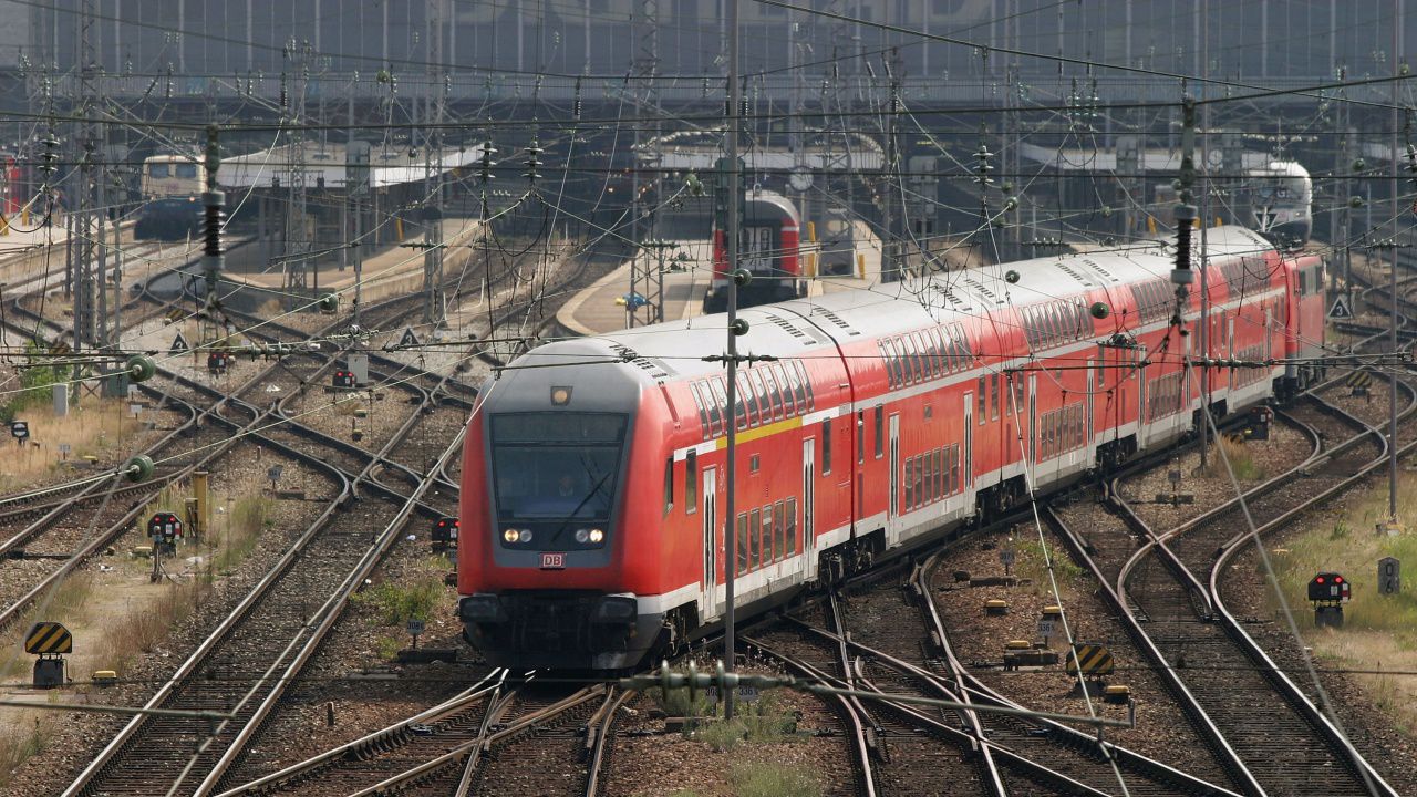 "Дойче бан" планира да затвори за ремонт централно железопътно трасе в Германия
