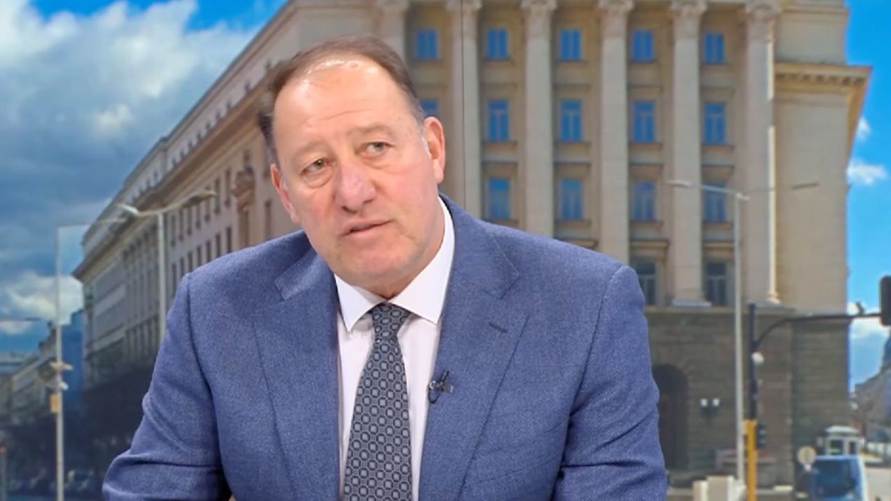Ангел Найденов: Днес България прие декларация да не изпраща войски в Украйна, обаче в преамбюла ѝ има една малка подробност