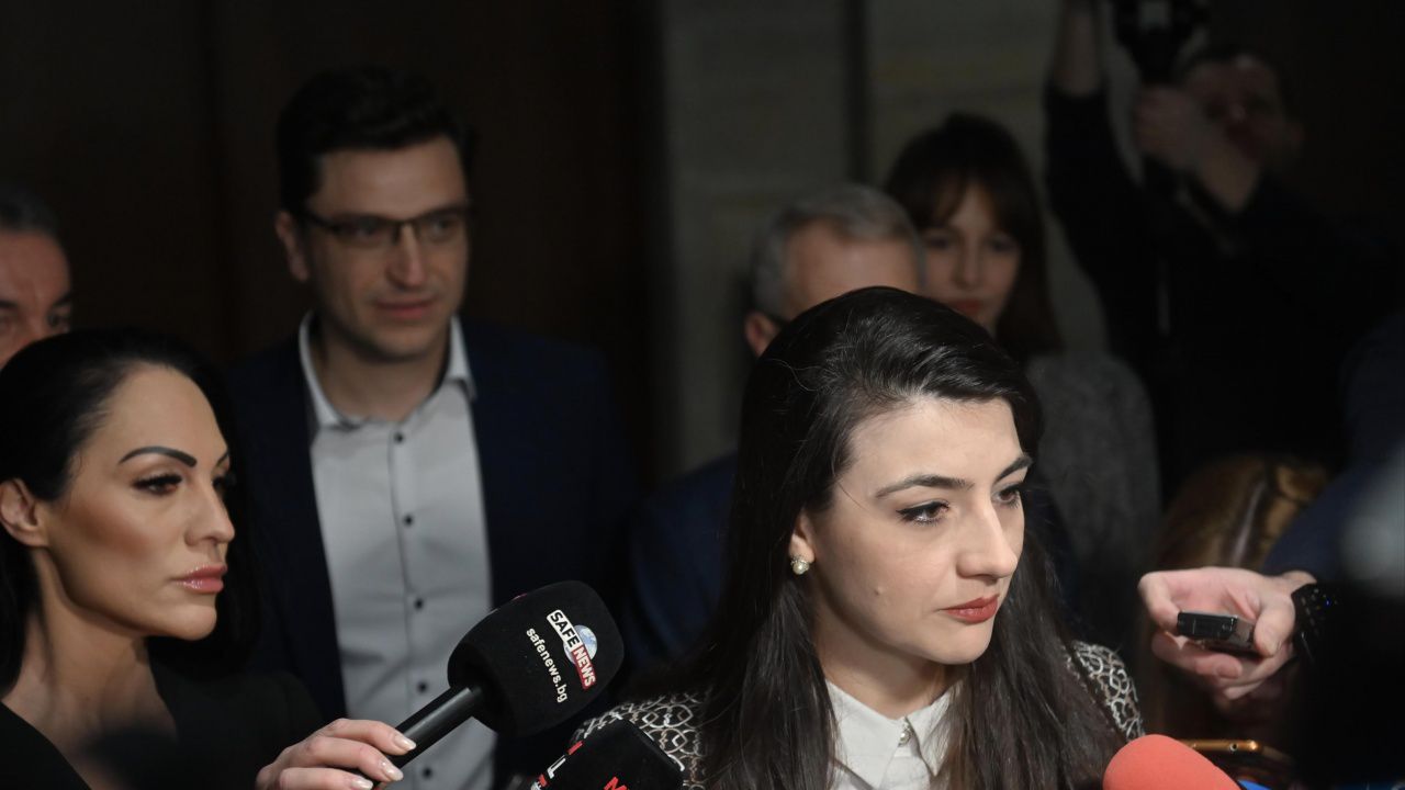 Лена Бориславова пред цяла България: Ще гласувам срещу свалянето на имунитетите, поискани от Сарафов