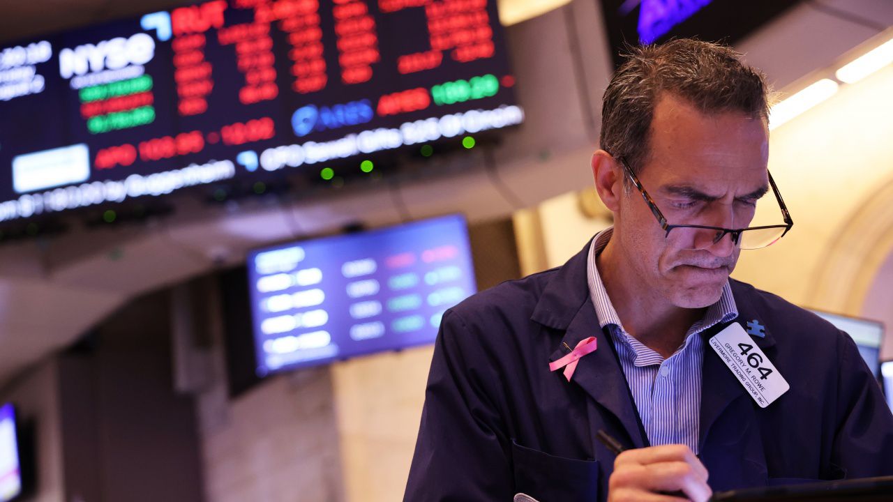 Уолстрийт откри със спад на индексите