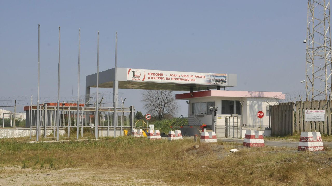 След слуховете за продажба: Собственикът на „Лукойл“ с официална позиция за бъдещето на рафинерията