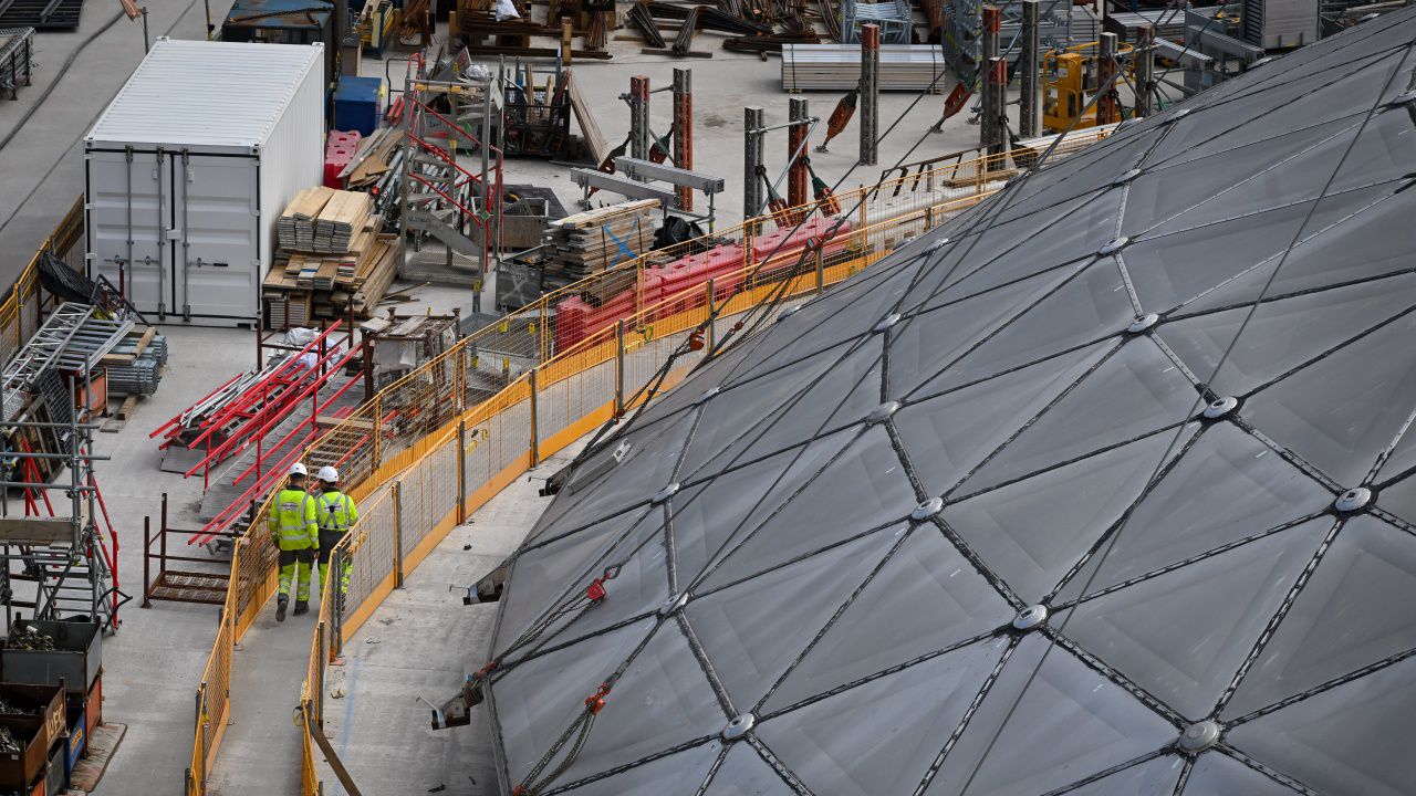 Нов реактор, работещ с вода под налягане във Франция, спря автоматично в деня след пускането му в експлоатация