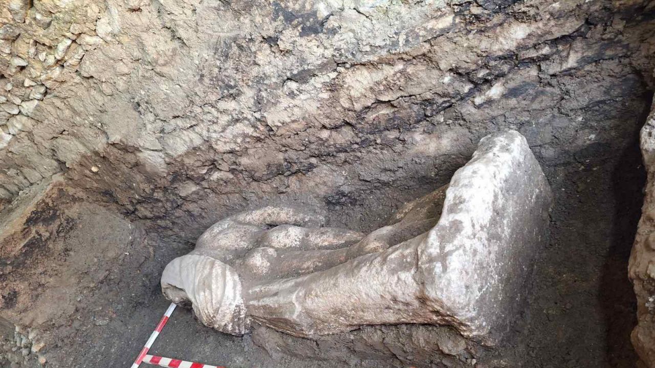 Местят втората скулптура открита при разкопките в Хераклея Синтика