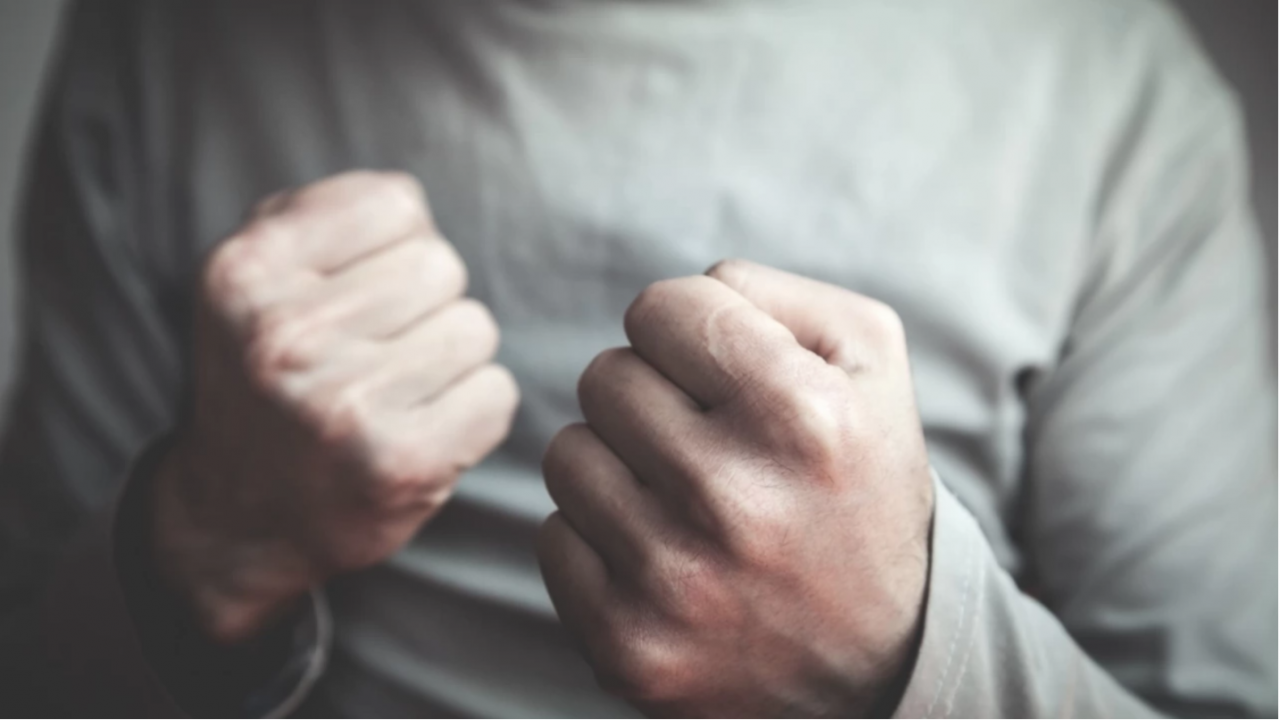 Двама пияни обиждаха полицаи в Гълъбово