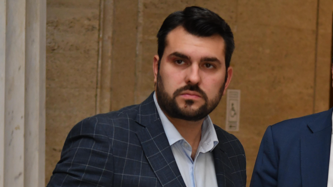 Георг Георгиев за рекламата с Диона: Докато се занимаваме с гонения срещу "големия лош джендър", децата ни шмъркат боклуци