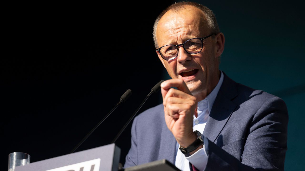 Лидерът на опозицията в Германия: Край на времето САЩ да плащат за европейската сигурност