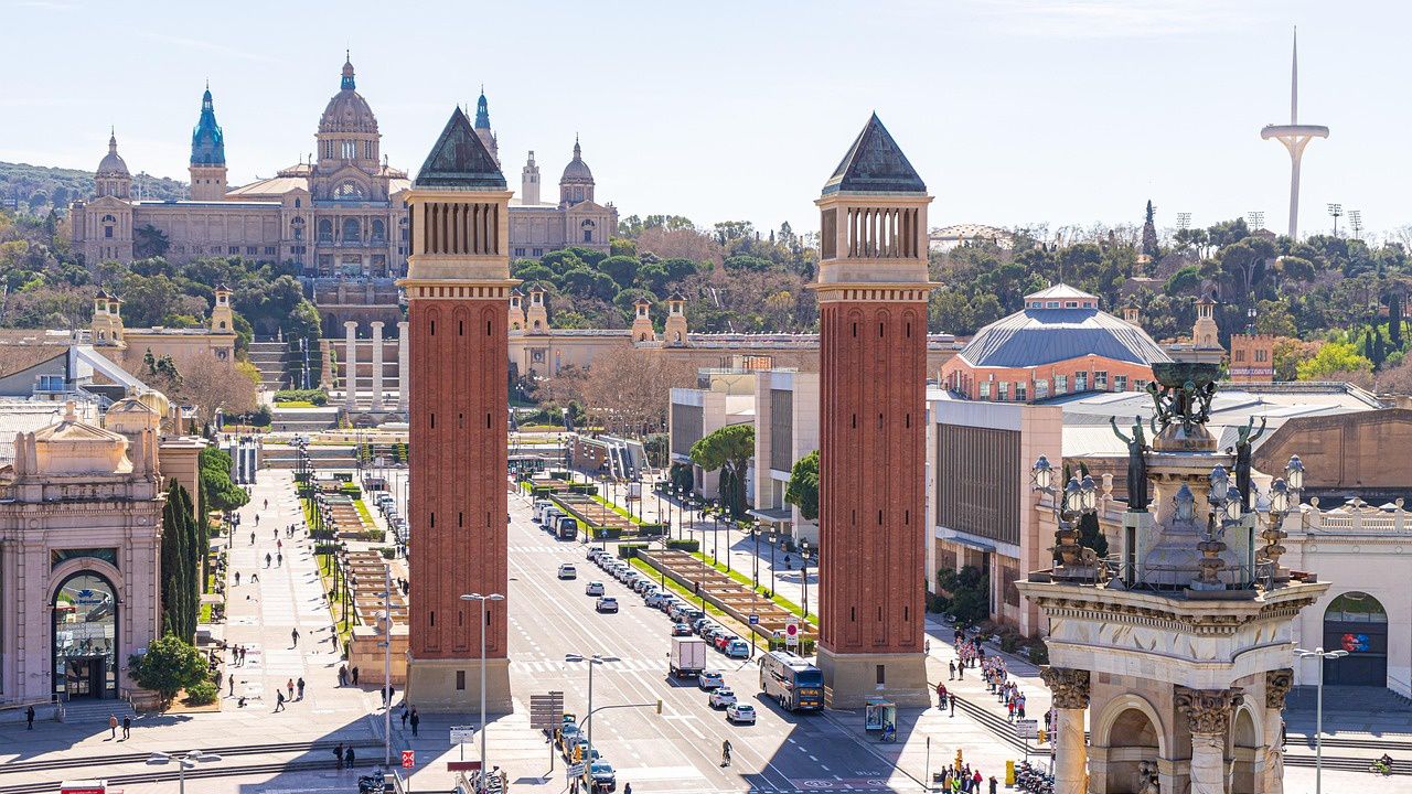 Испанската полиция освободи 52 румънци, държани като роби от свои сънародници в плантация в Испания