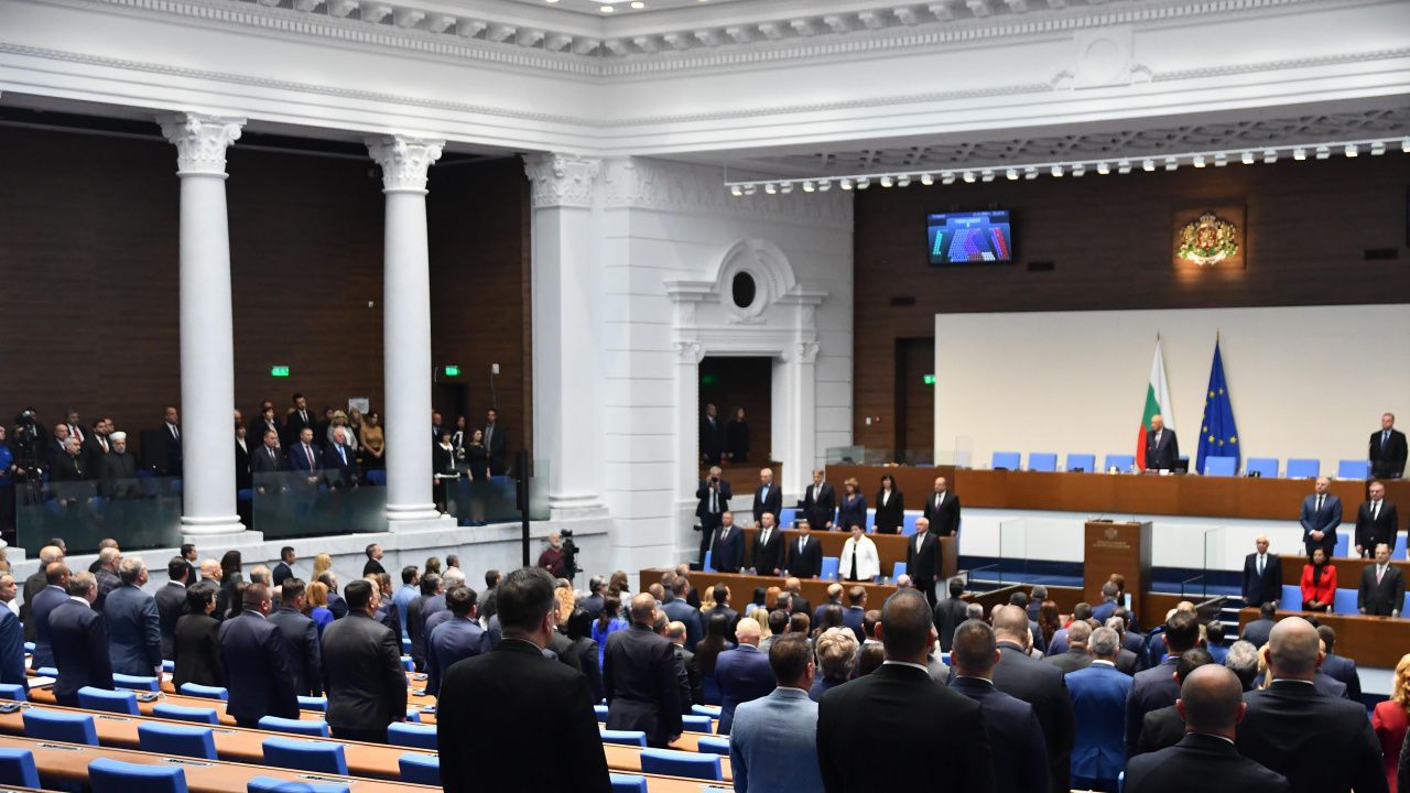 Трима вицепремиери и 11 министри са извикани на парламентарен контрол днес