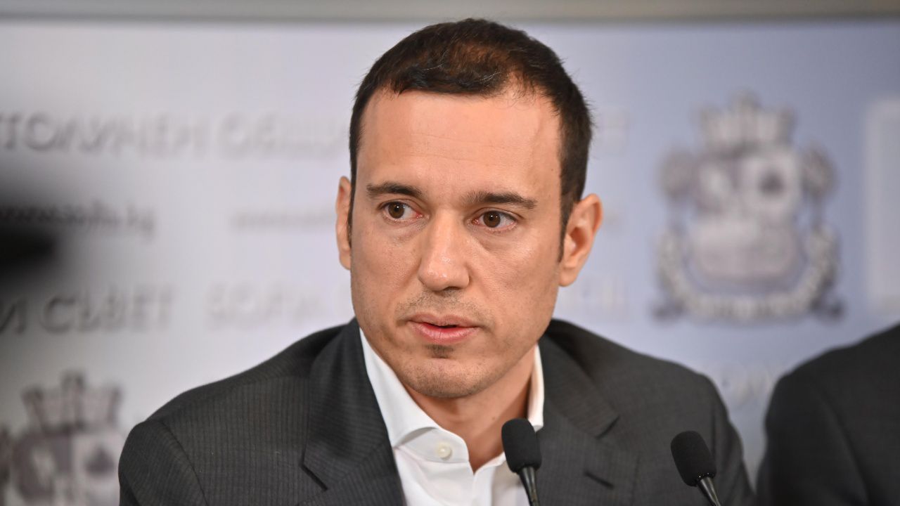 Протестът пред Народен театър снощи - абсолютно легитимен, Васил Терзиев го е разрешил