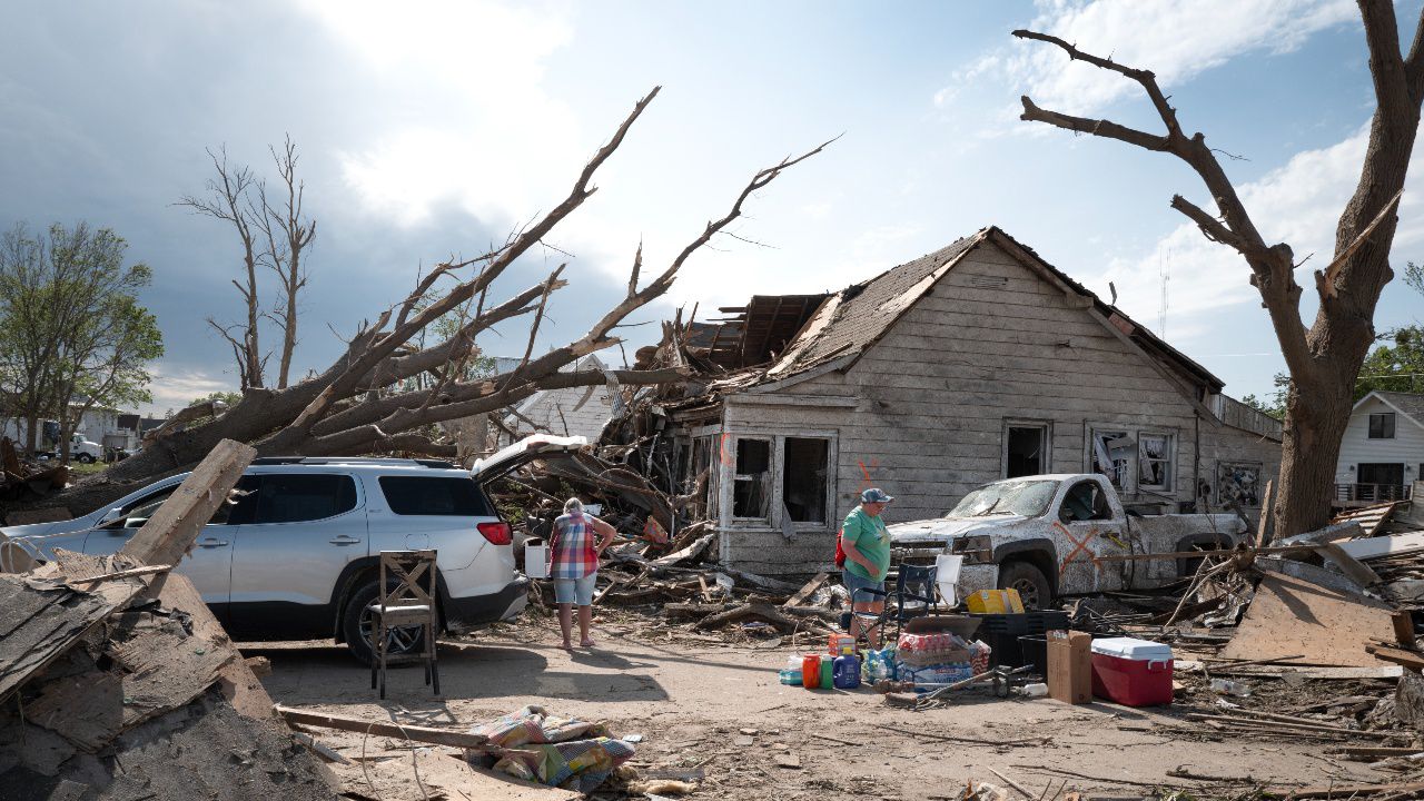 Трима загинали и повече от 900 засегнати в Мадагаскар заради циклона „Дикеледи“