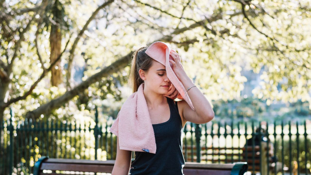 Жегата остава с нас и утре - жълт код важи за повече от половината области в страната