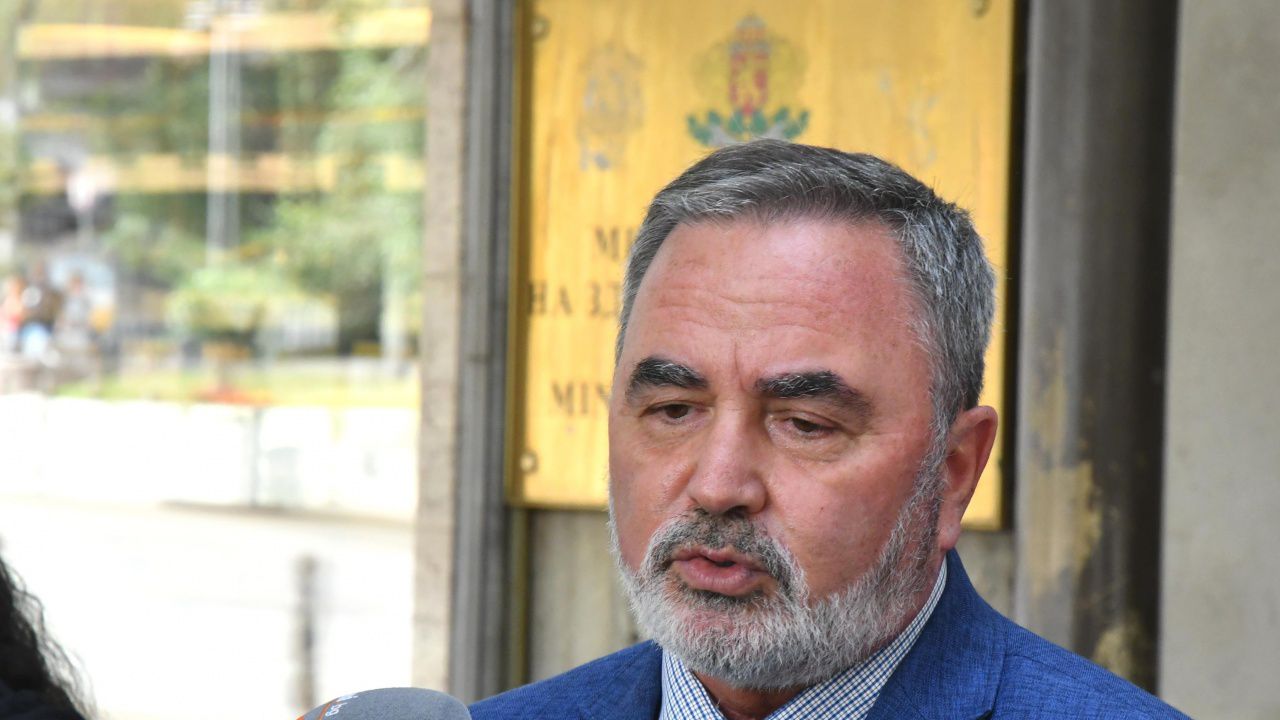 Доц. Ангел Кунчев: Можем да спасим 400 жени всяка година с ваксината срещу рак на маточната шийка