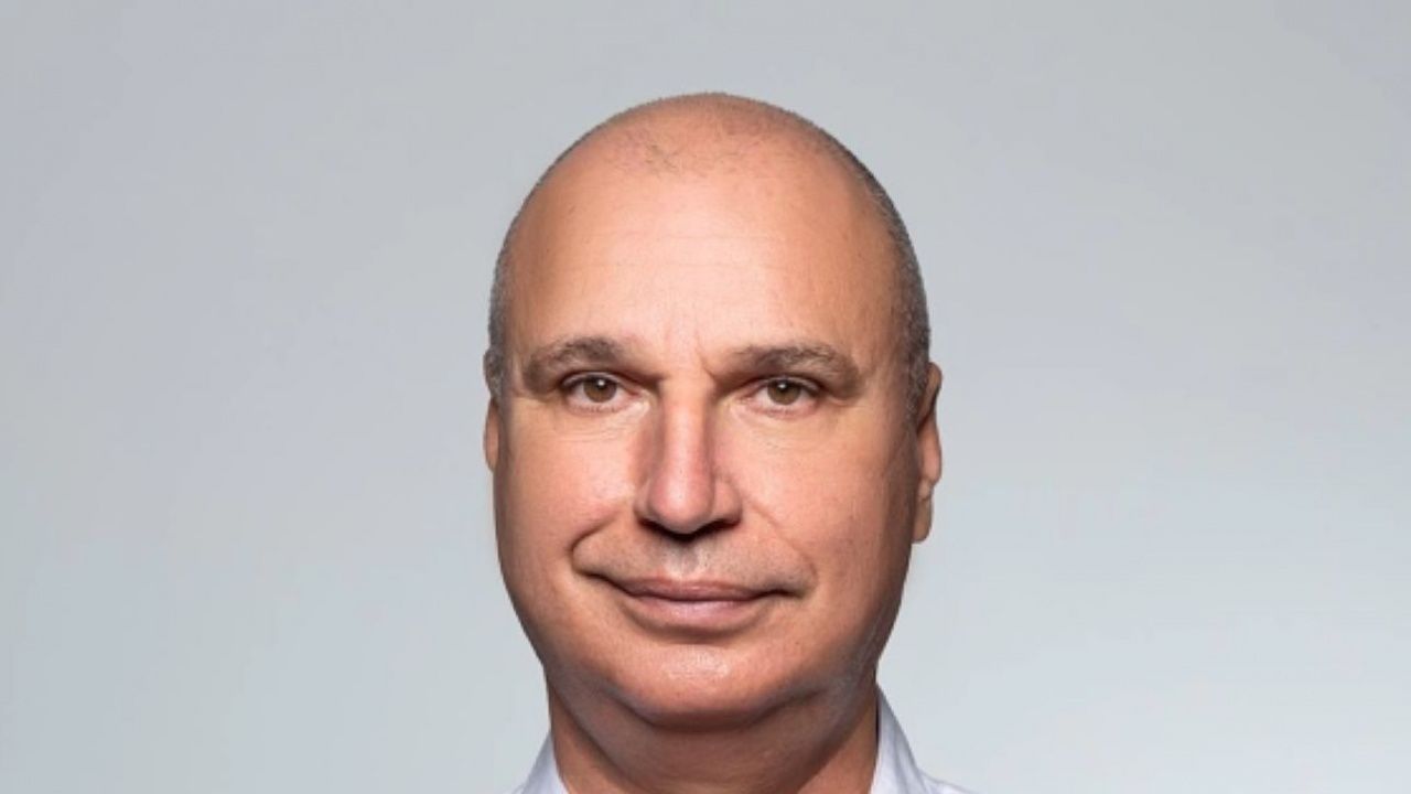 Проф. д-р Росен Димов получи световен приз за принос в роботизираната хирургия