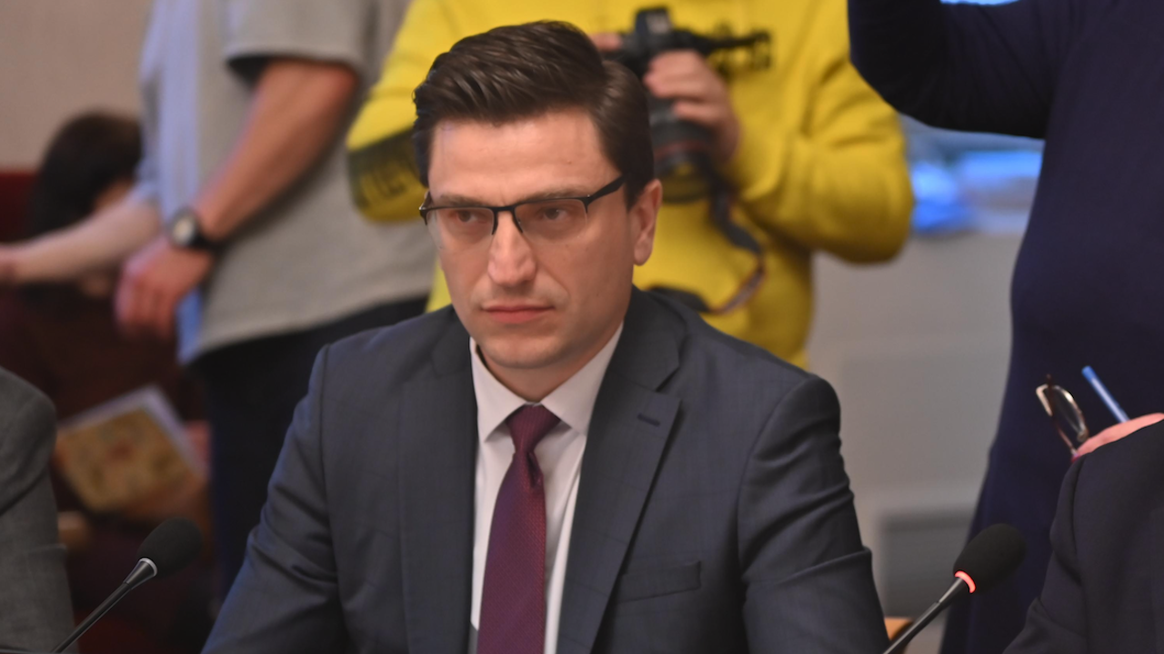 Сабрутев от ПП-ДБ: Борисов трябва да спре да се прави на „Многострадална Геновева“ и да започне да управлява