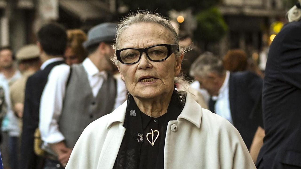 Цветана Манева: Хората не бива да ходят на театър само за да се смеят