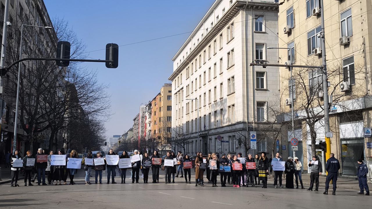 Бащата на Филип, загинал на пешеходна пътека: Избиваме се по пътищата