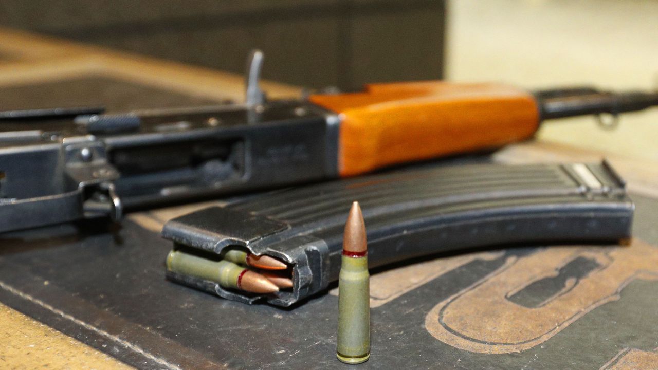 Русия построи завод за производство на патрони за ,,Калашников’’ във Венецуела