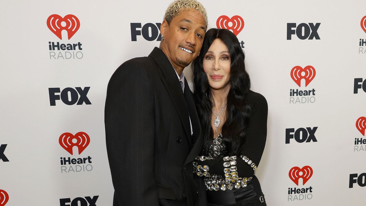 Слухове за раздяла между легендарната певица Шер и 40 години